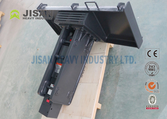 รถตักตีนตะขาบ Mulcher Rock Saw Sweeper Skid Steer Loader Hammer For Snow Blower