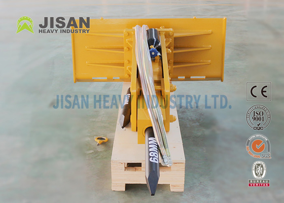 รถตักตีนตะขาบ Mulcher Rock Saw Sweeper Skid Steer Loader Hammer For Snow Blower